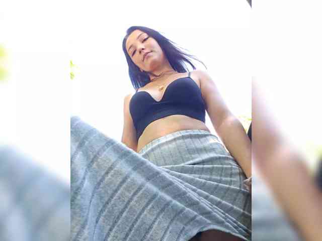 AlleSquirtStreetQueen webcam