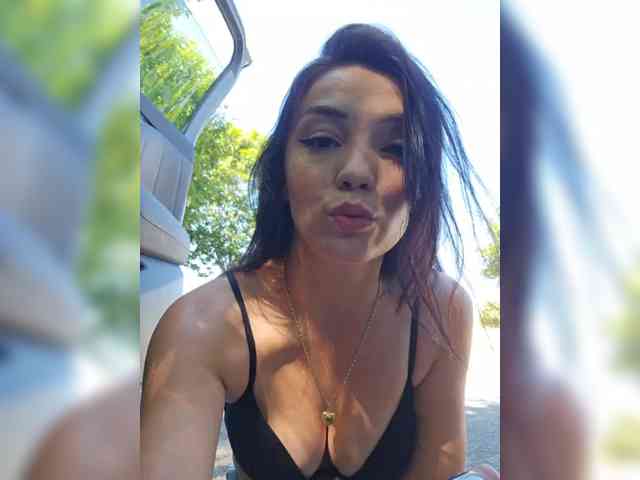 AlleSquirtStreetQueen webcam