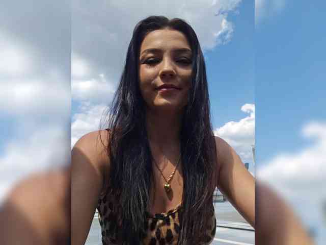 AlleSquirtStreetQueen webcam