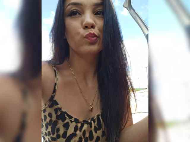 AlleSquirtStreetQueen webcam