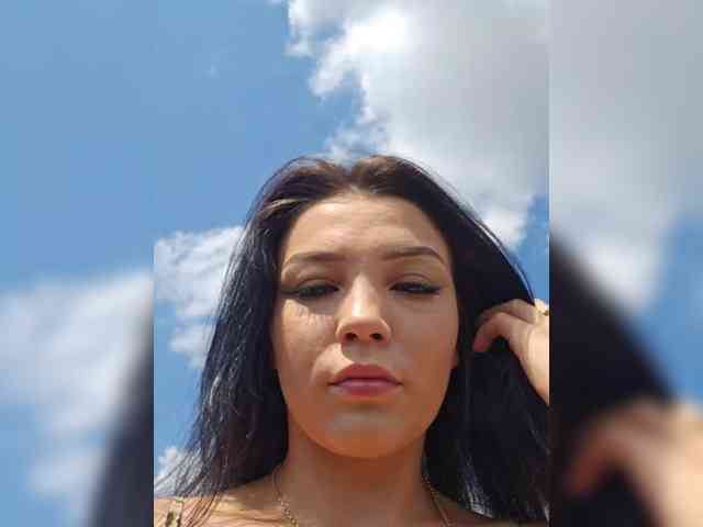 AlleSquirtStreetQueen webcam