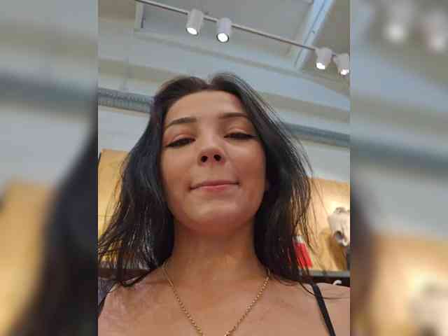 AlleSquirtStreetQueen webcam