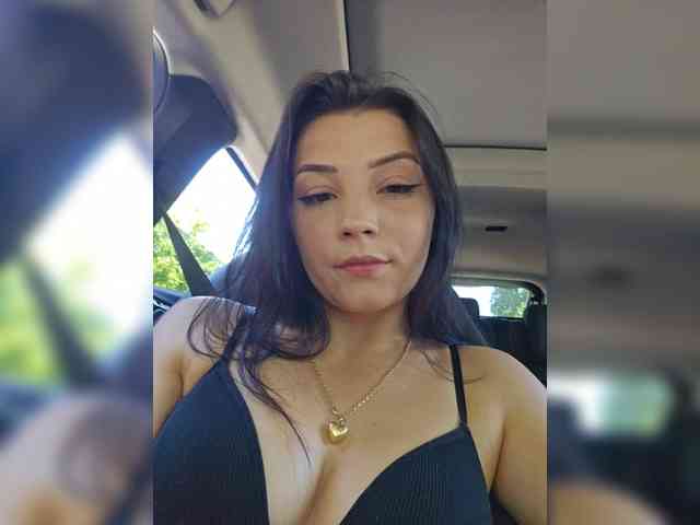 AlleSquirtStreetQueen webcam