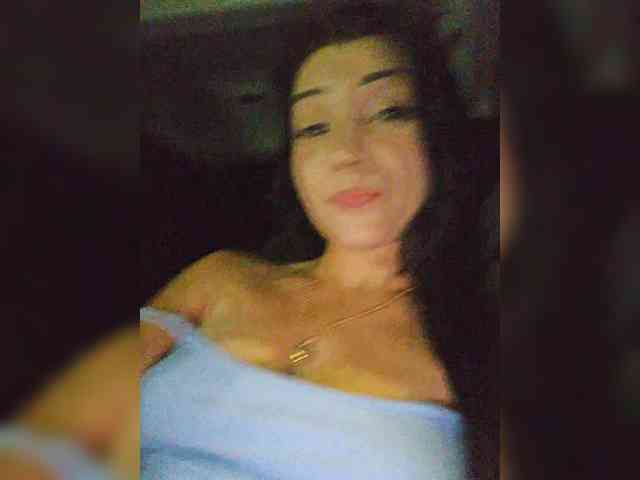 AlleSquirtStreetQueen webcam