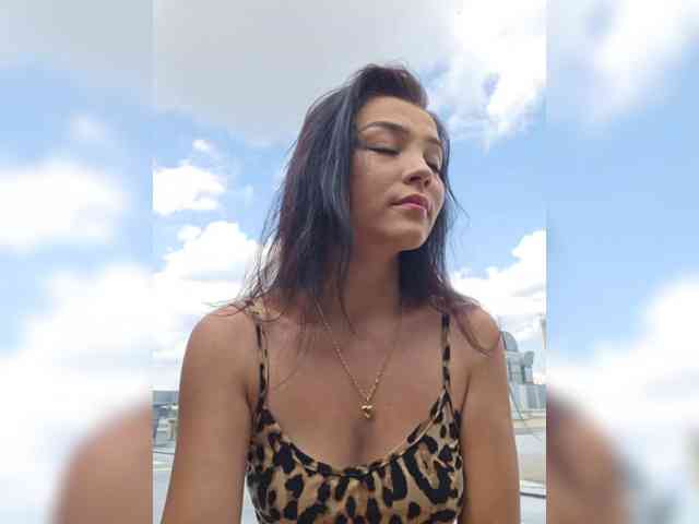 AlleSquirtStreetQueen webcam