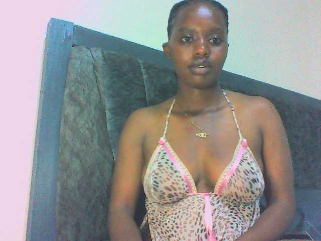 luvlyshee's BongaCams show and profile