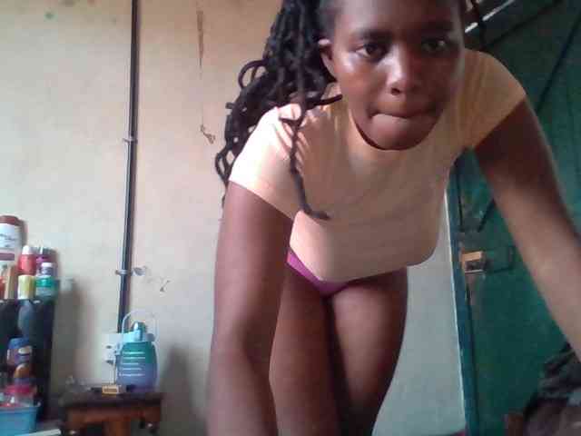 luvlyshee webcam