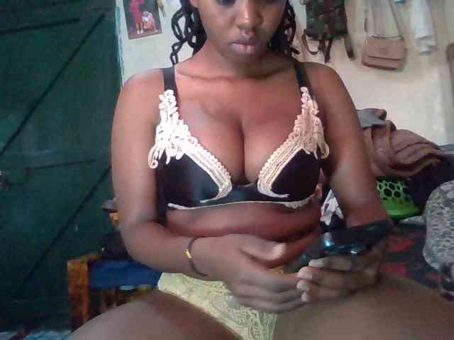 luvlyshee webcam