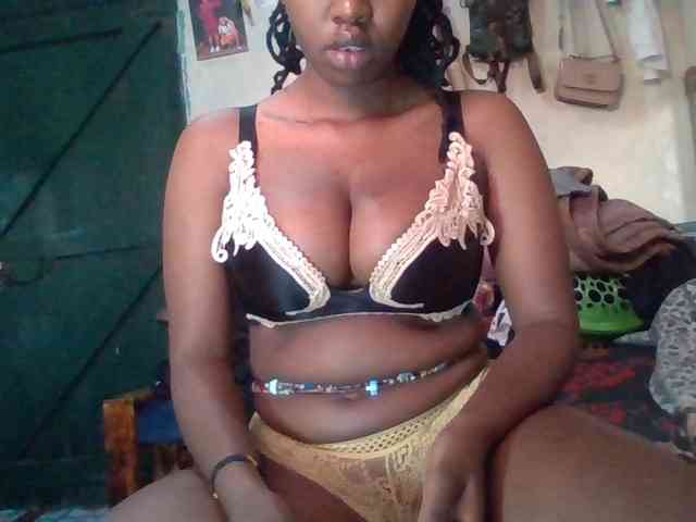 luvlyshee webcam