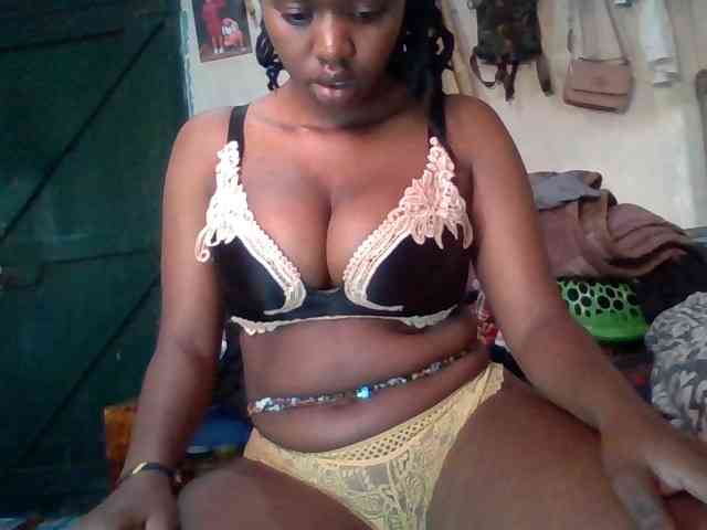 luvlyshee webcam