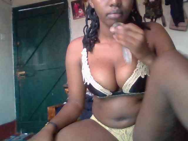 luvlyshee webcam