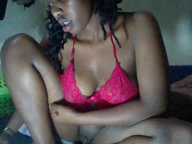 luvlyshee webcam