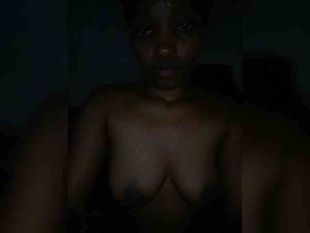 ZariaMoon webcam