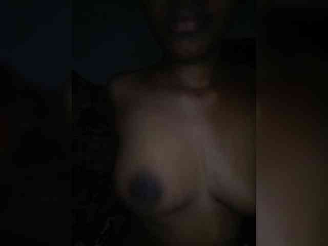 ZariaMoon webcam