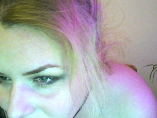 HollyLaPretty's BongaCams show and profile