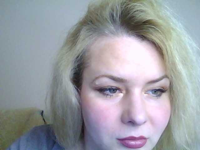 HollyLaPretty's BongaCams show and profile