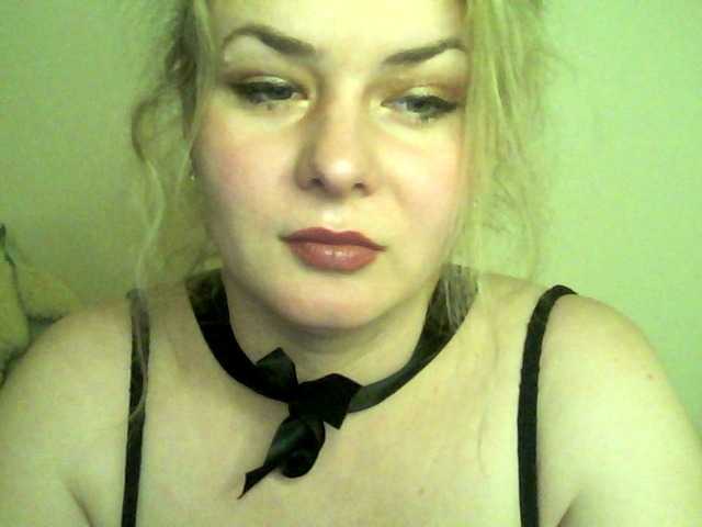 HollyLaPretty's BongaCams show and profile