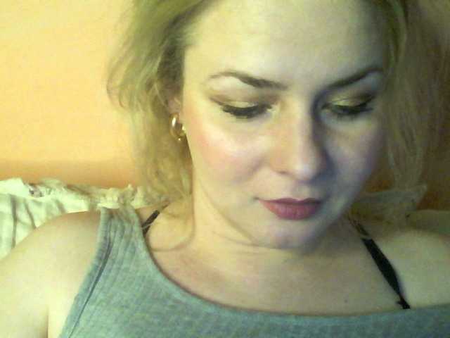 HollyLaPretty's BongaCams show and profile