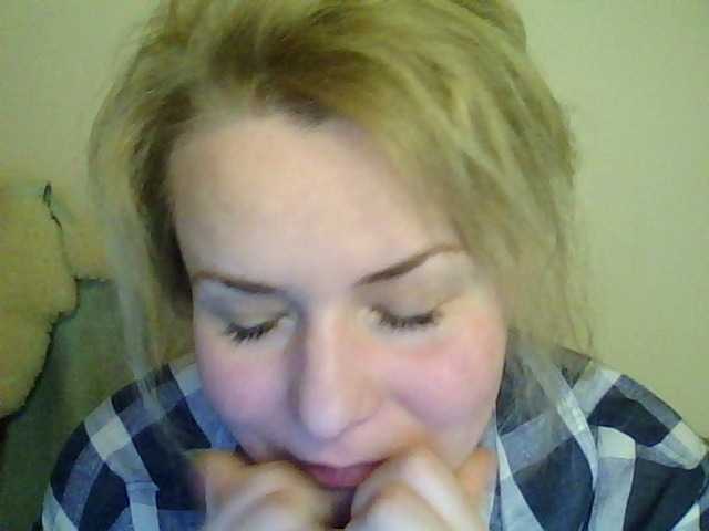 HollyLaPretty's BongaCams show and profile