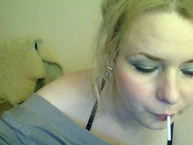 HollyLaPretty's BongaCams show and profile