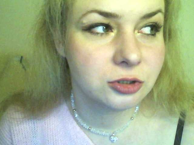 HollyLaPretty's BongaCams show and profile