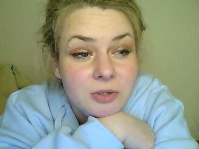 HollyLaPretty's BongaCams show and profile