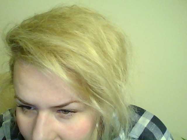 HollyLaPretty's BongaCams show and profile