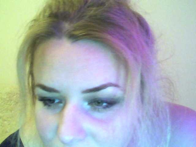 HollyLaPretty's BongaCams show and profile