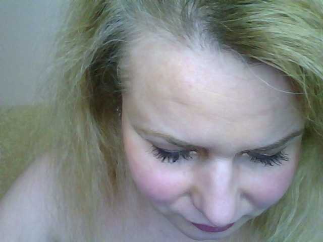 HollyLaPretty's BongaCams show and profile