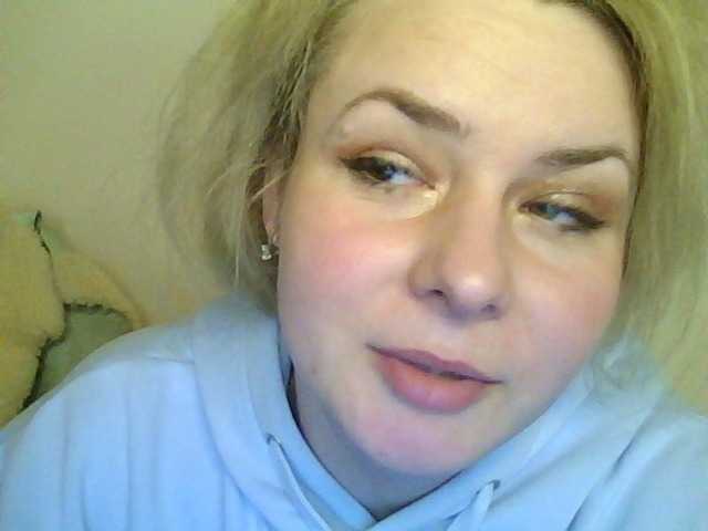 HollyLaPretty's BongaCams show and profile