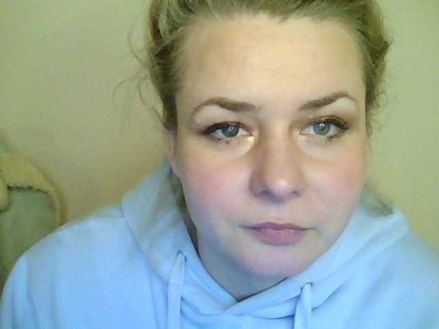 HollyLaPretty's BongaCams show and profile