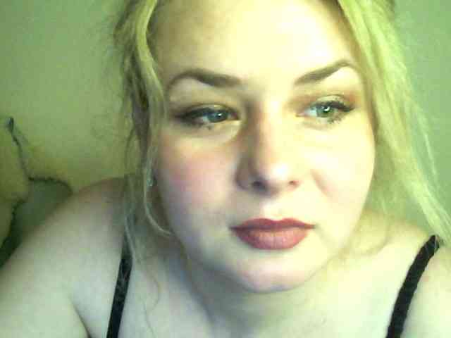 HollyLaPretty webcam