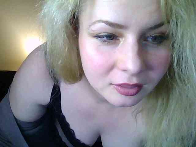 HollyLaPretty webcam