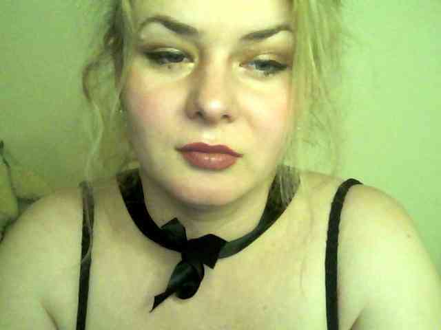 HollyLaPretty webcam