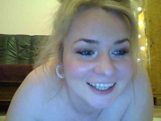 HollyLaPretty webcam