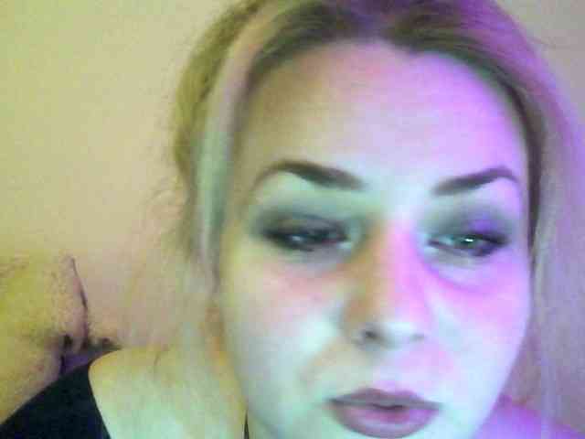 HollyLaPretty webcam