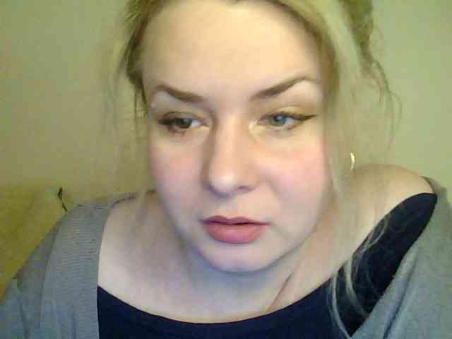 HollyLaPretty Live Webcam on BongaCams