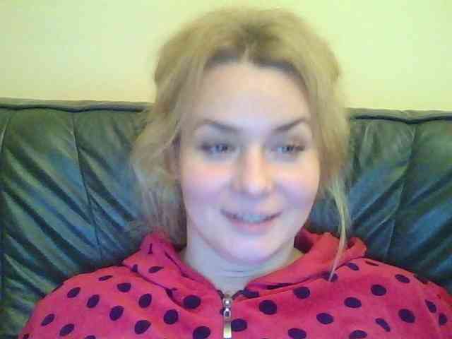 HollyLaPretty webcam