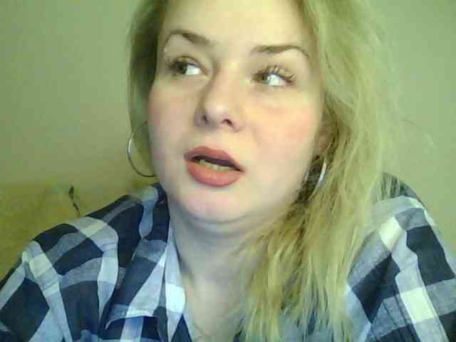 HollyLaPretty webcam