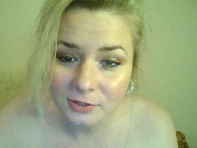 HollyLaPretty webcam