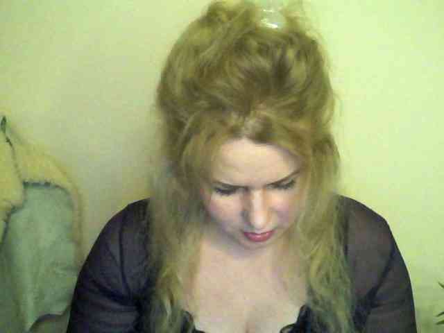 HollyLaPretty webcam