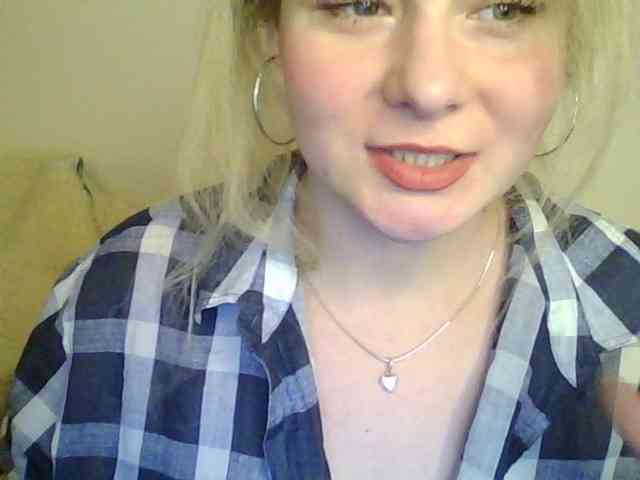 HollyLaPretty webcam