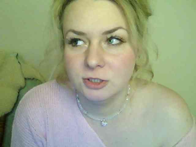 HollyLaPretty webcam