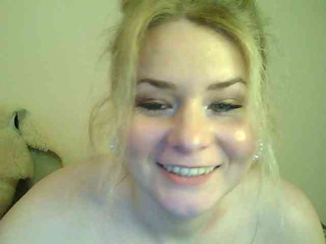 HollyLaPretty webcam