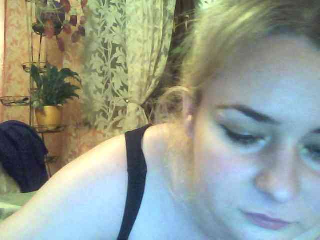HollyLaPretty webcam