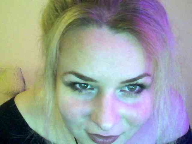 HollyLaPretty webcam