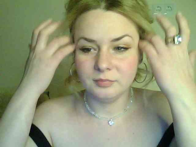 HollyLaPretty webcam