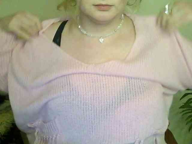 HollyLaPretty webcam