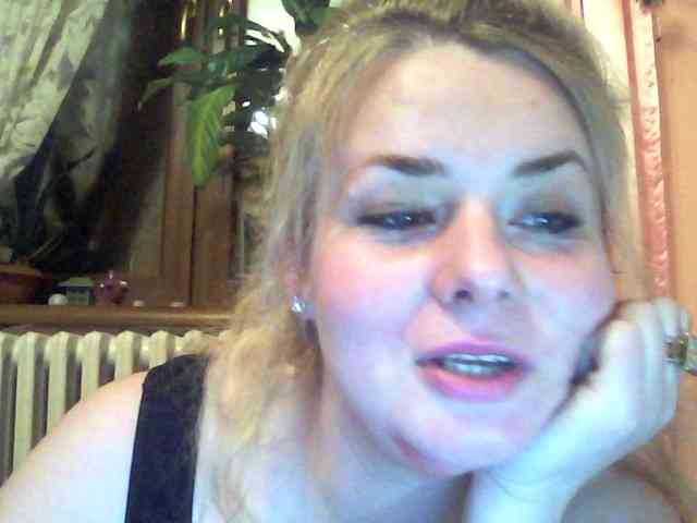 HollyLaPretty webcam