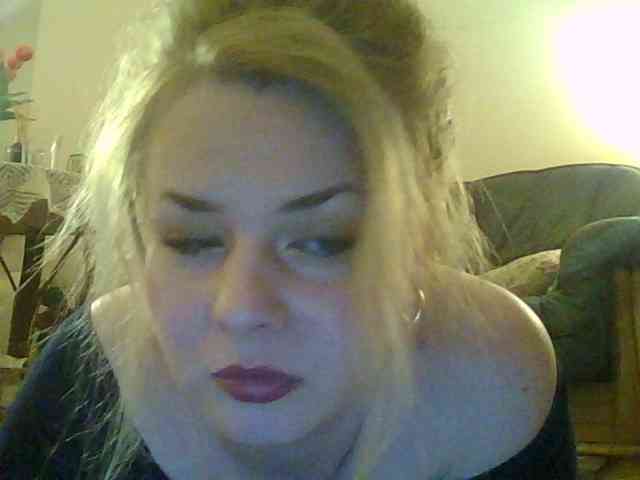 HollyLaPretty webcam